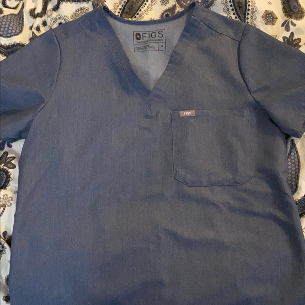 Figs scrub top